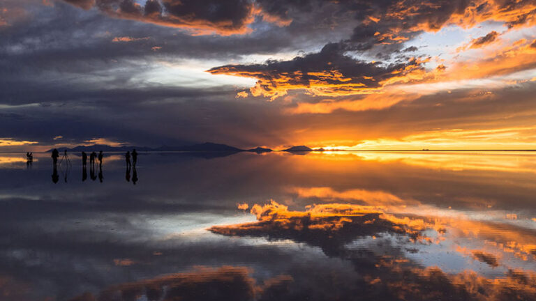Salar de Uyuni, Bolivia The Real-Life Mirror World That’s Not on Your Average Map