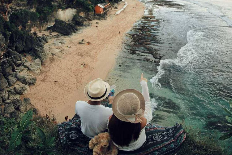 Pantai Balangan Surga Tersembunyi di Bali yang Bikin Susah Move On