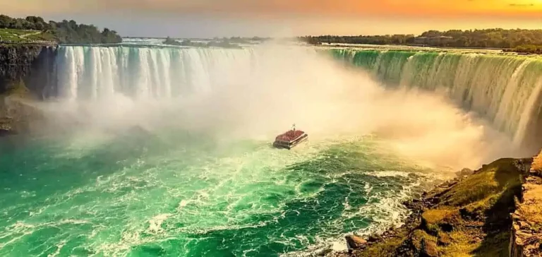 Niagara Falls, New York The Ultimate 3000+ Word Guide to Nature, Adventure, and Fun