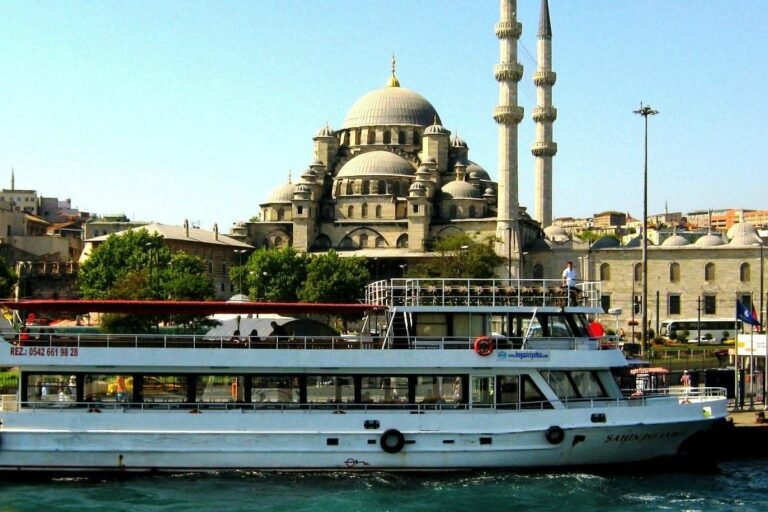 Bosphorus Cruise, Istanbul Cara Santai Menikmati Dua Benua Sekaligus