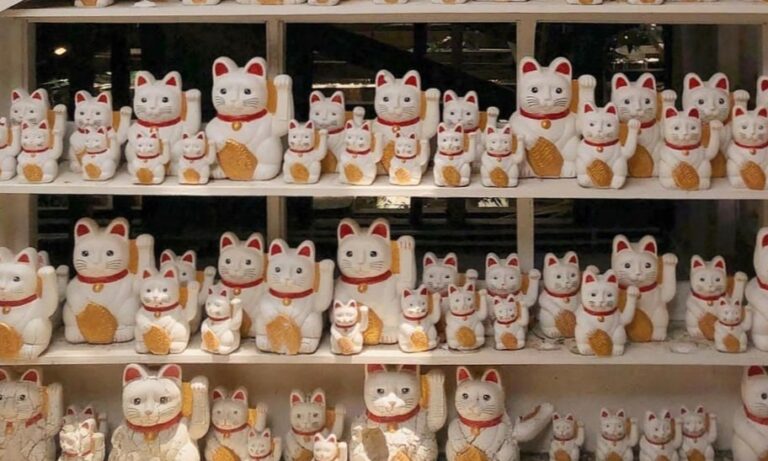 Kuil Gotokuji Kuil Kucing yang Bikin Kamu Tersenyum