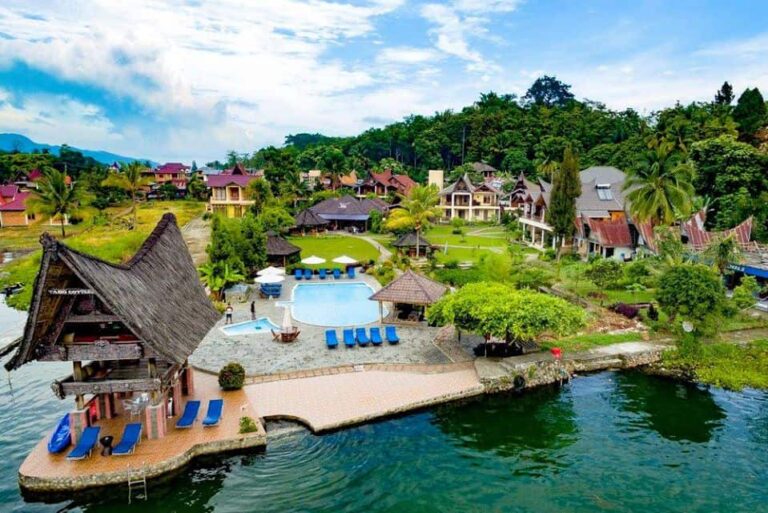 Choosing the Perfect Hotel at Lake Toba: A Traveller’s Guide
