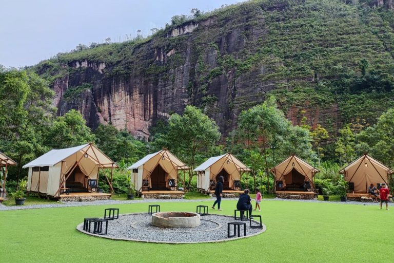 Hidden Gem Camping Ground Indonesia yang Sepi, Alami, dan Bikin Susah Pulang