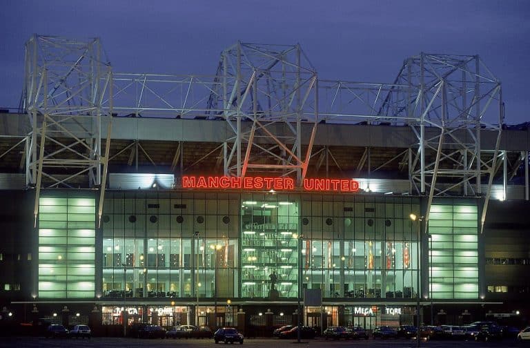 A First-Timer’s Guide to Watching a Football Match in Manchester: From Pre-Match Pints to Final Whistle Drama