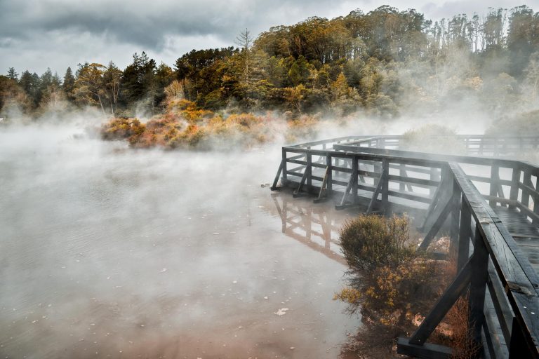 Exploring the Māori Culture and Geothermal Wonders of Rotorua Through Living Traditions and Earth’s Natural Power
