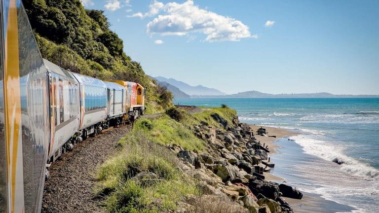 The Most Scenic Train Journeys Across New Zealand’s South Island That Reveal the Country’s Wild Beauty Mile by Mile