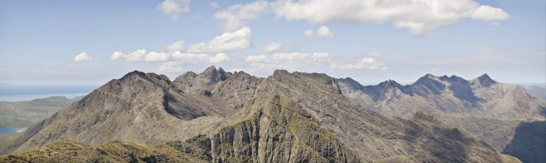 Isle of Skye Hiking Discover Scotland’s Most Dramatic Trails Across Mountains, Cliffs, and Fairy Landscapes