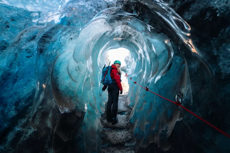 New Zealand Glacier Hike Guide Exploring Ice Fields, Alpine Valleys, and the Frozen Landscapes of the Southern Alps
