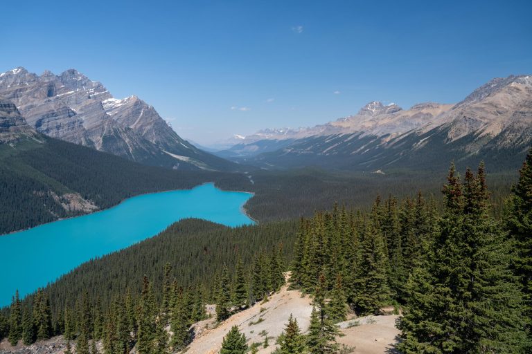 Banff Lake Road Trip Guide Driving Through Turquoise Waters and Alpine Peaks in the Canadian Rockies